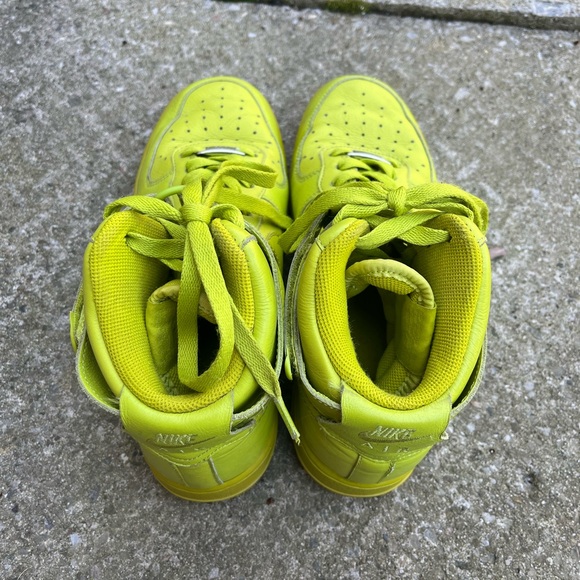 nike airforce 1s hi-top - Picture 3 of 5